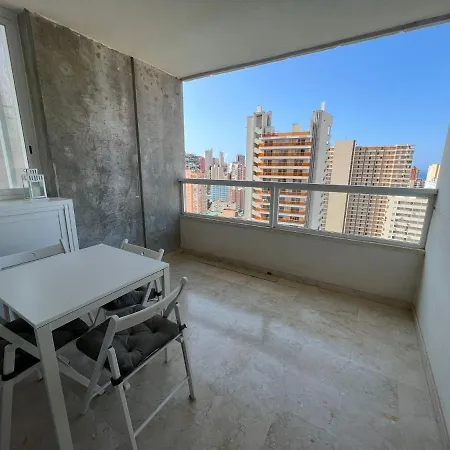 Hermoso Piso En Edificio Gemelos En * בנידורם